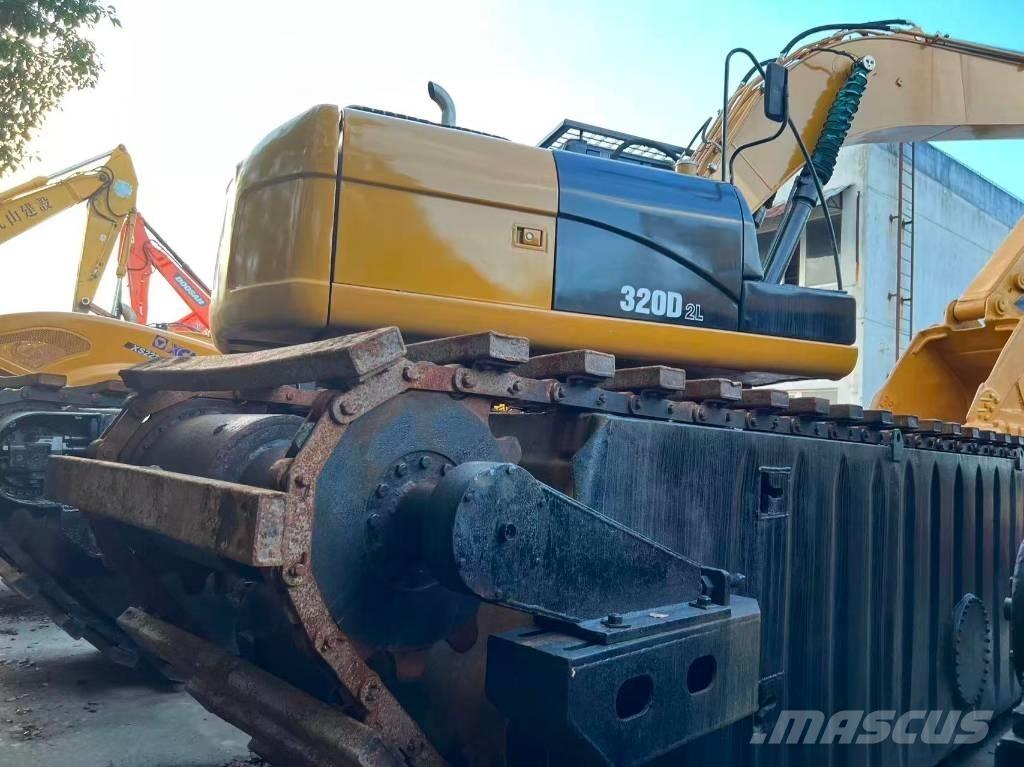CAT 320 D2 Amphibious Excavators