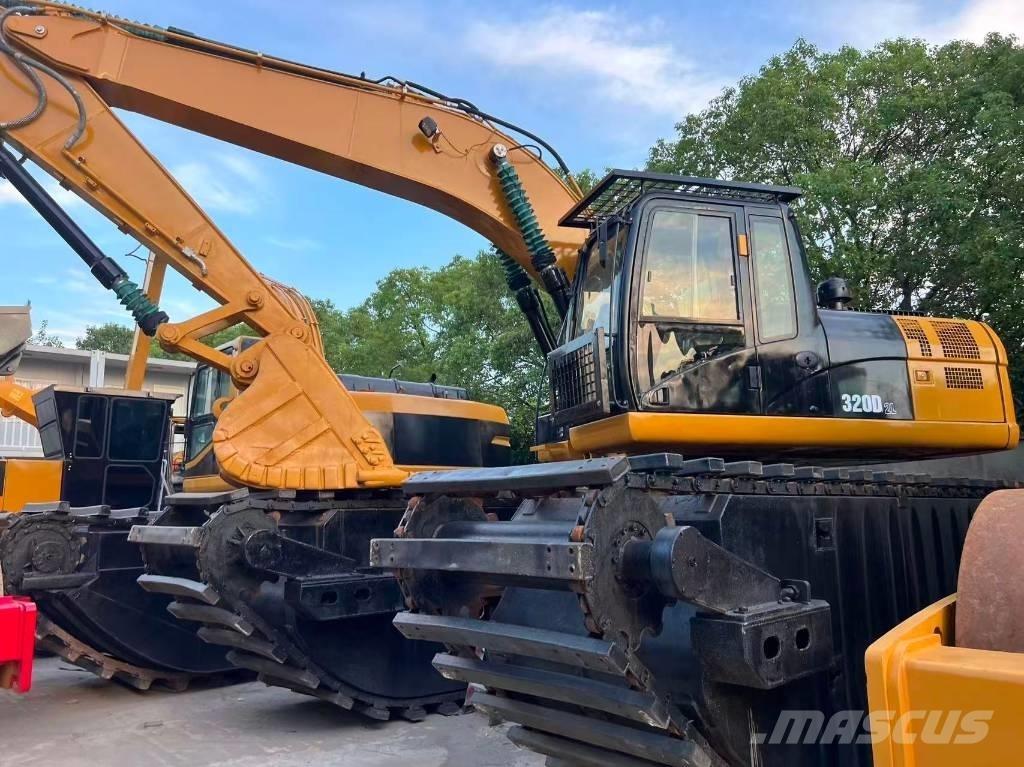 CAT 320 D2 Amphibious Excavators