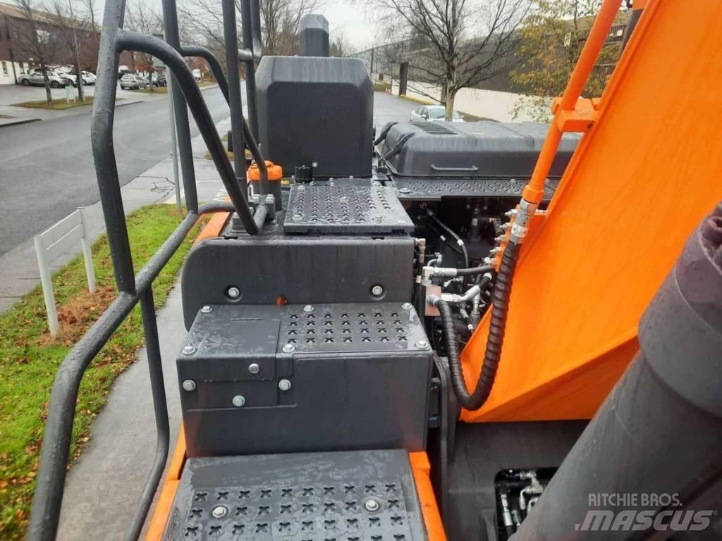 Doosan Dx140W-7 Wheeled Excavators