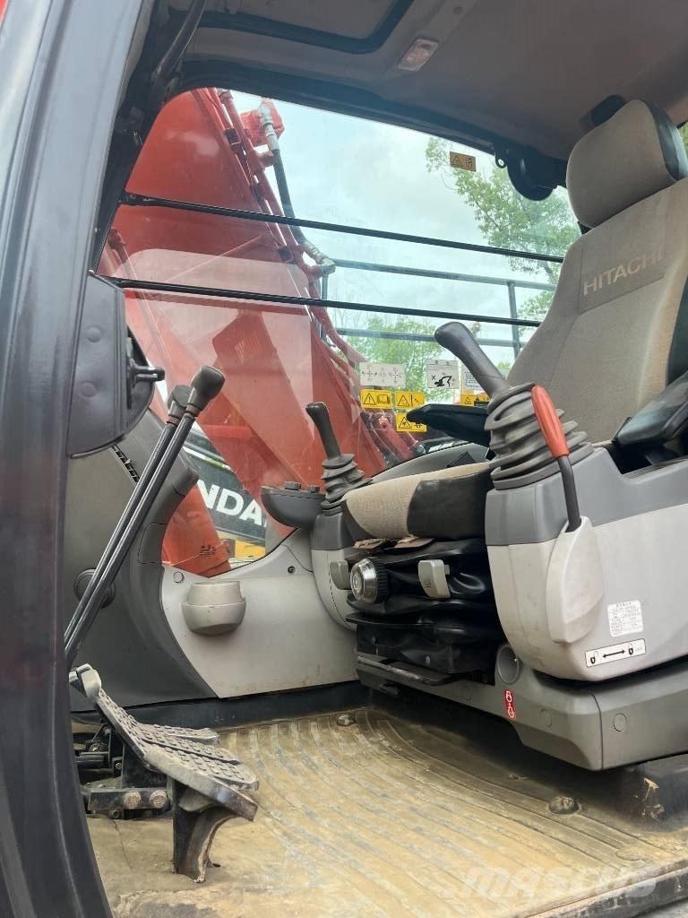 Hitachi 130 Crawler Excavators