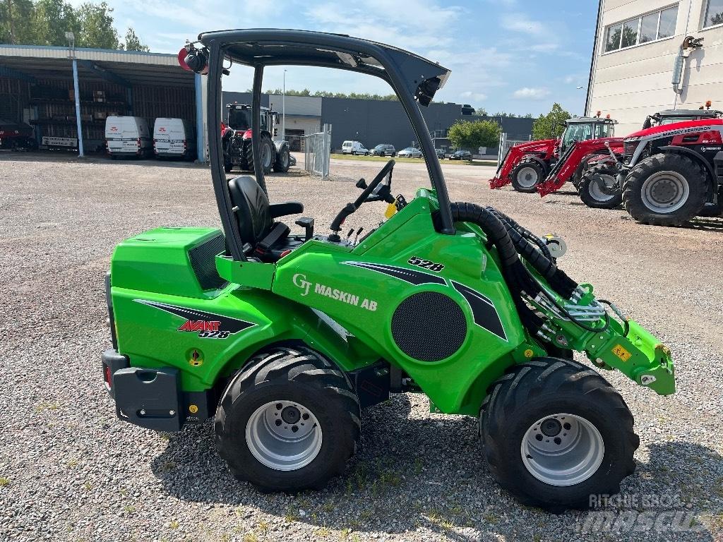 Avant 528 Multi purpose loaders