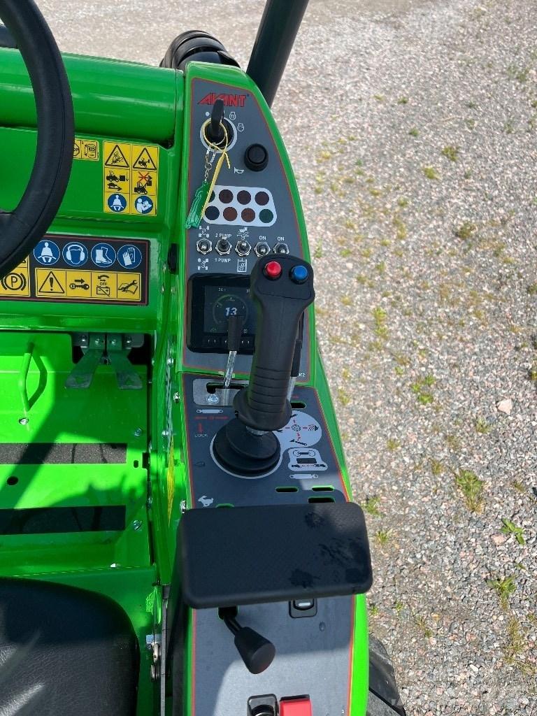 Avant 528 Multi purpose loaders