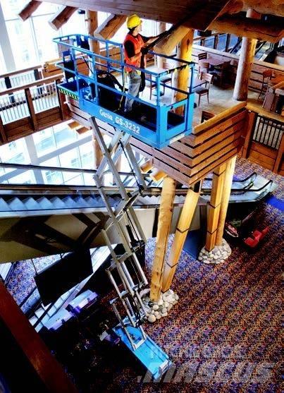 Genie GS 3232 Scissor Lifts