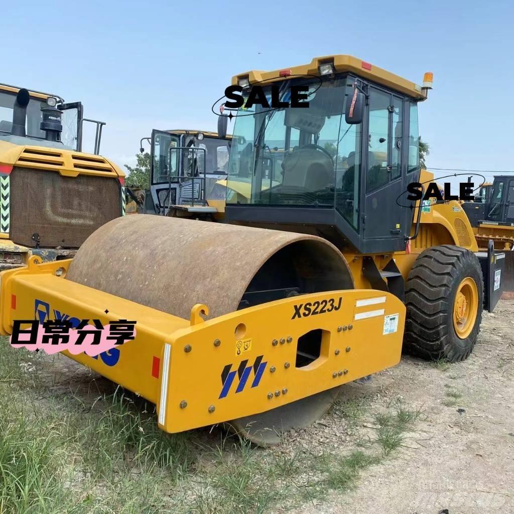 XCMG XS 223 J Single drum rollers