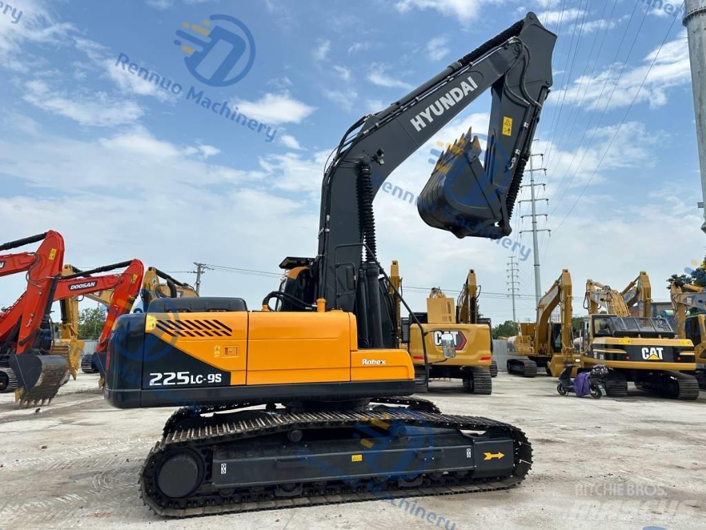 Hyundai 225LC-9S Crawler Excavators