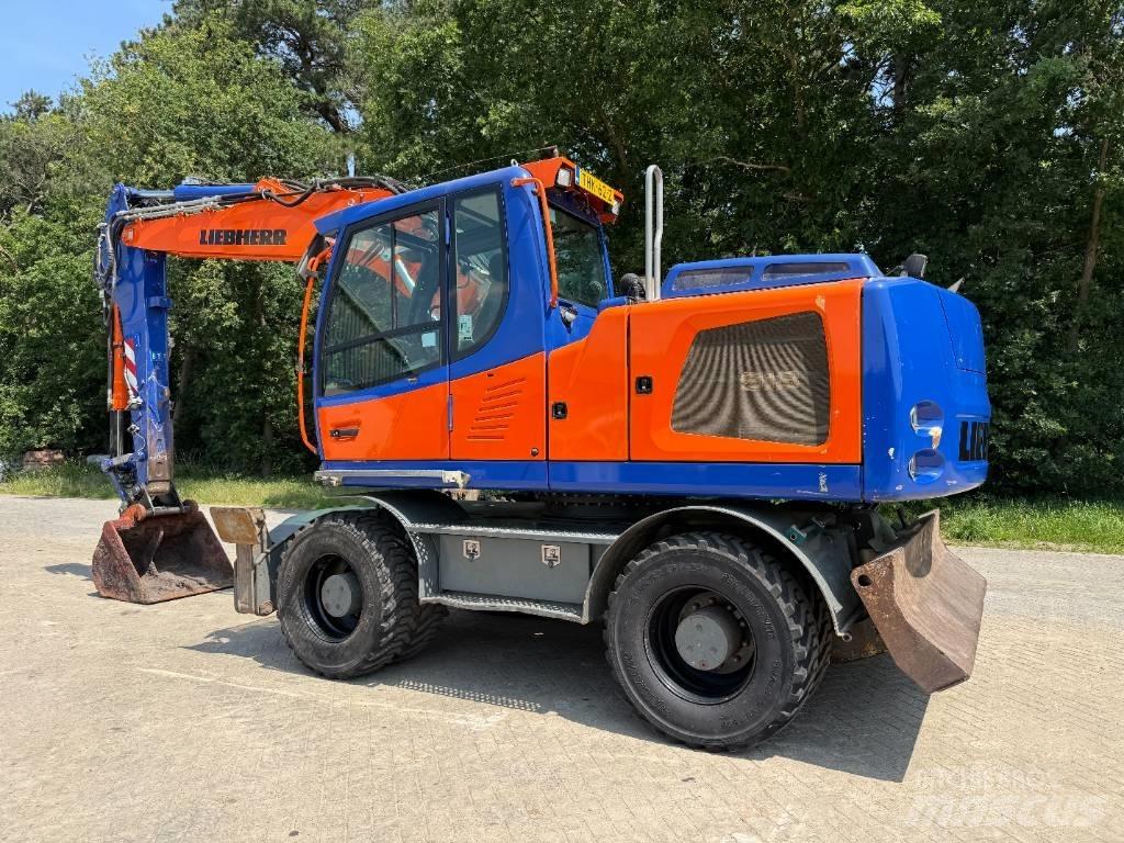 Liebherr A 918 Wheeled Excavators