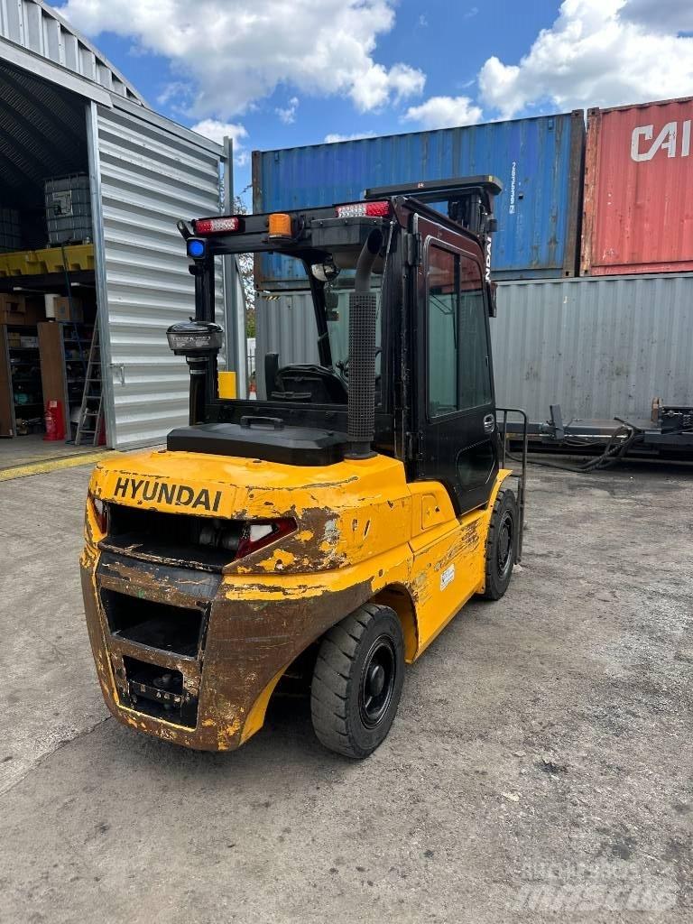 Hyundai 40D-9F Diesel Forklifts