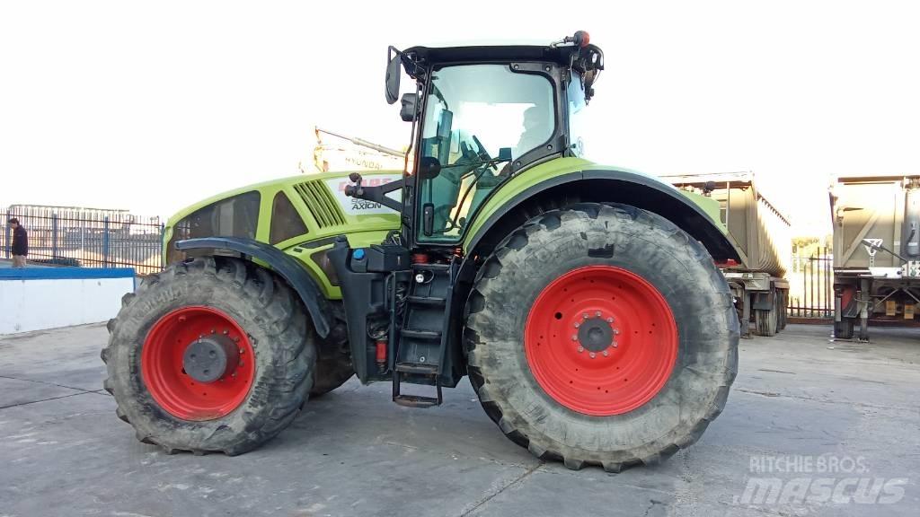 CLAAS Axion 920 Tractors