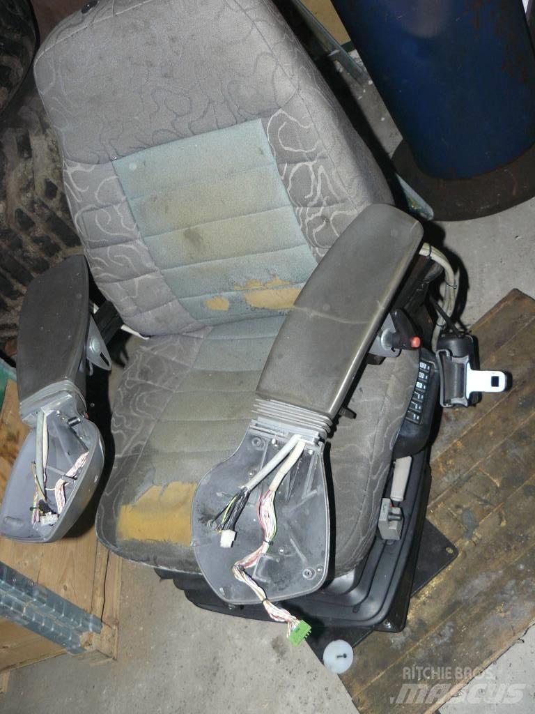 Timberjack 1070D Cabins and interior