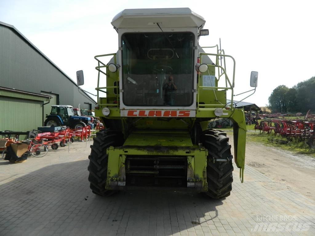 CLAAS Dominator 86 Combine Harvesters