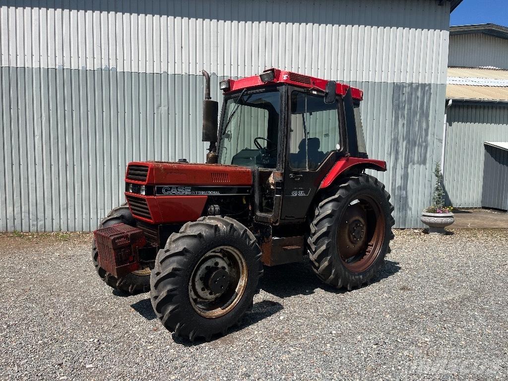 Case IH 685 XL Tractors