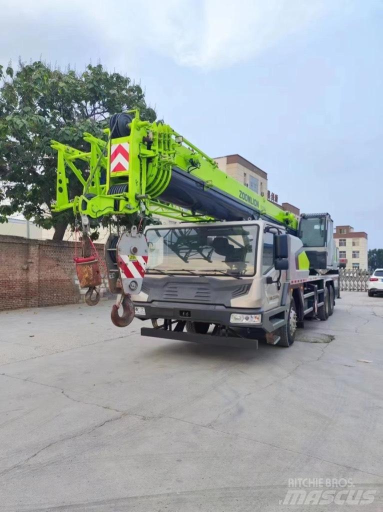 Zoomlion QY25H Mobile and all terrain cranes
