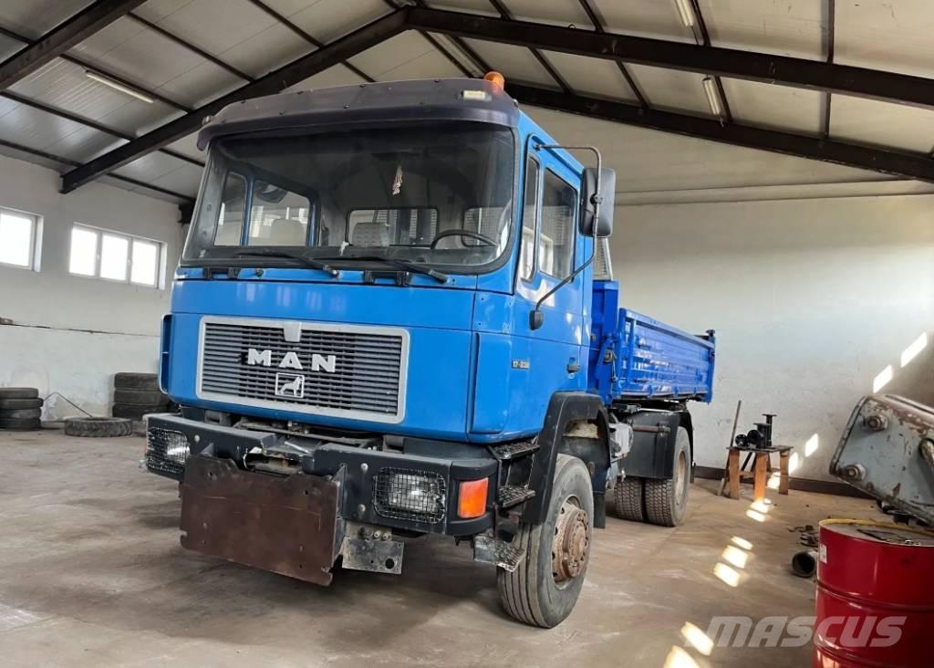 MAN 18-232 Dump Trucks