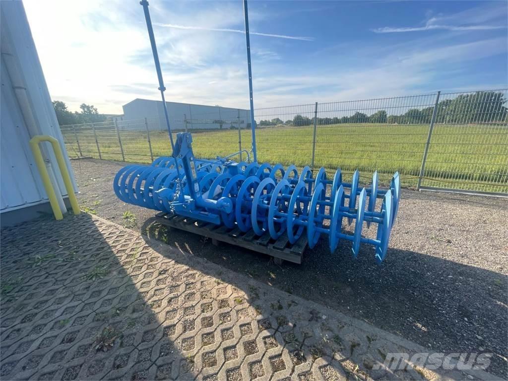 Lemken Diamant 16 Reversible ploughs