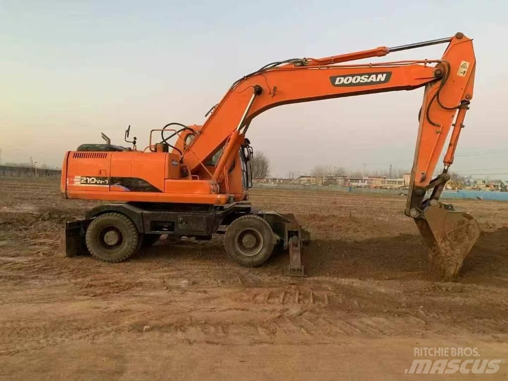 Doosan DH 210 W-7 Wheeled Excavators