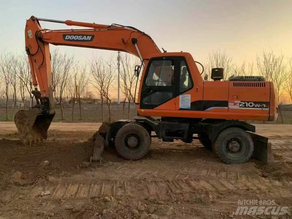 Doosan DH 210 W-7 Wheeled Excavators