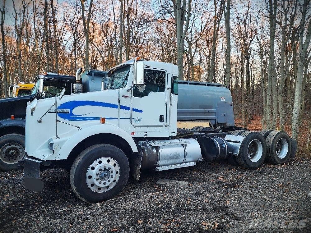 Kenworth T 800 B Conventional Trucks / Tractor Trucks