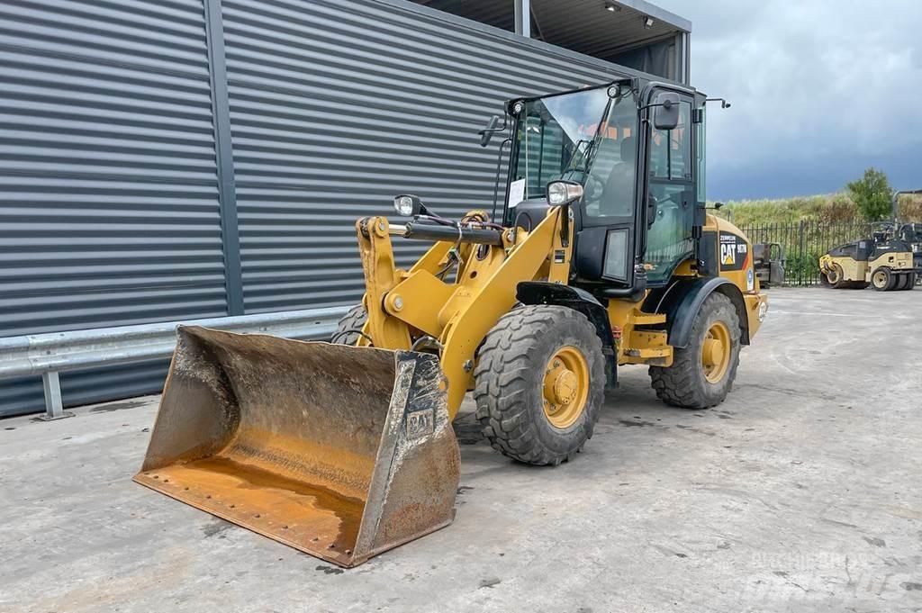 CAT 907M Wheel Loaders