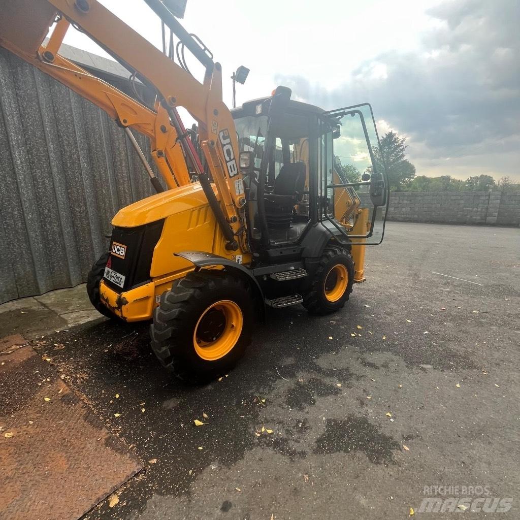 JCB 3CX Compact Backhoe Loaders