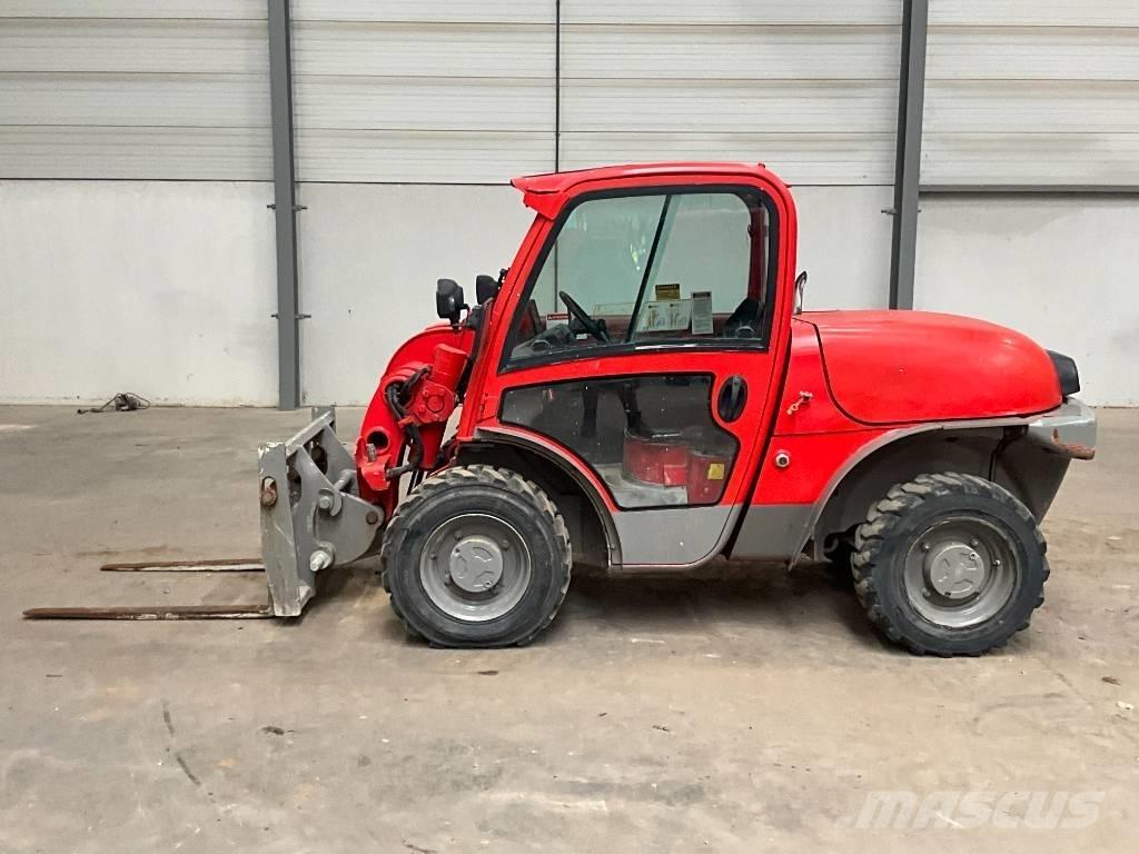 JCB 520-40 Telescopic Handlers