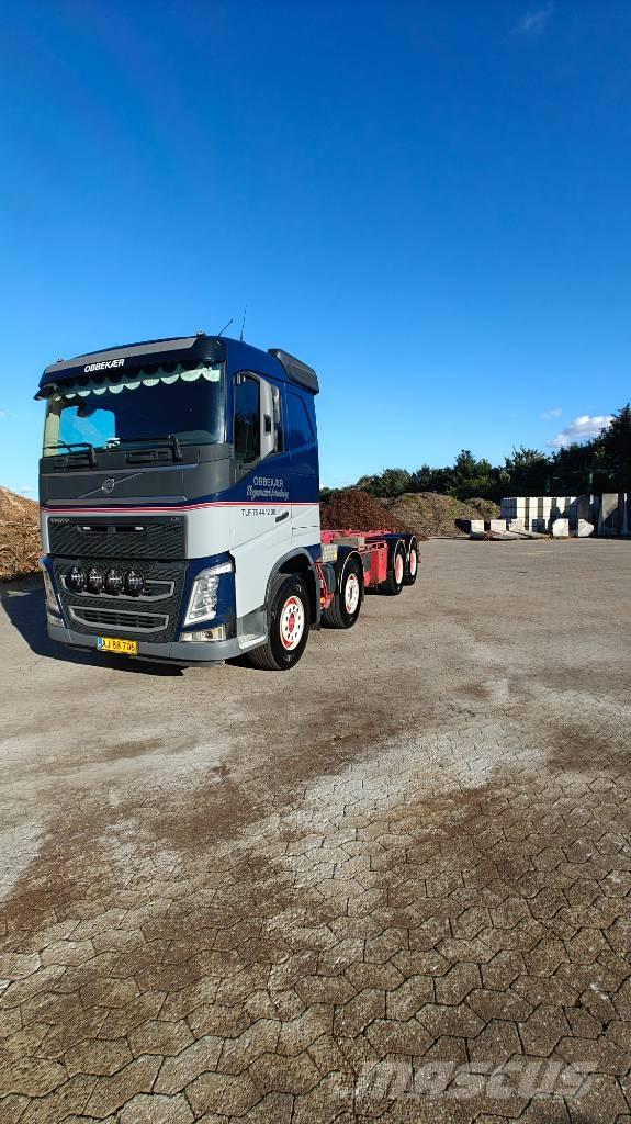 Volvo FH 500 8x4 Hook lift trucks
