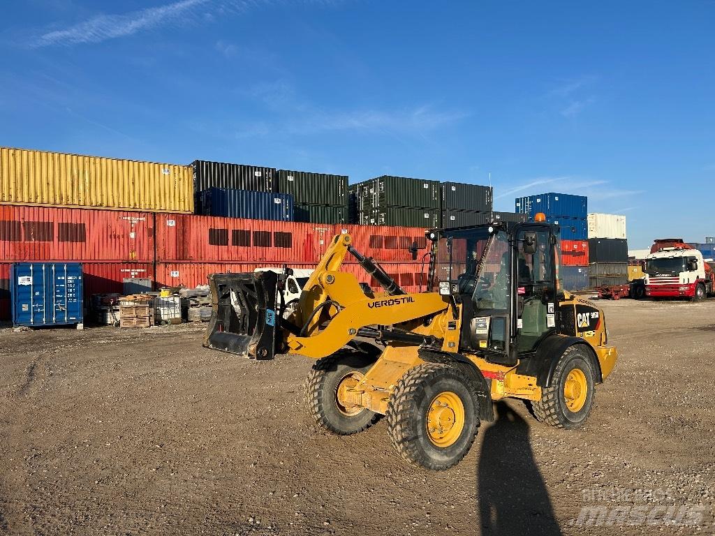 CAT 906M Wheel Loaders