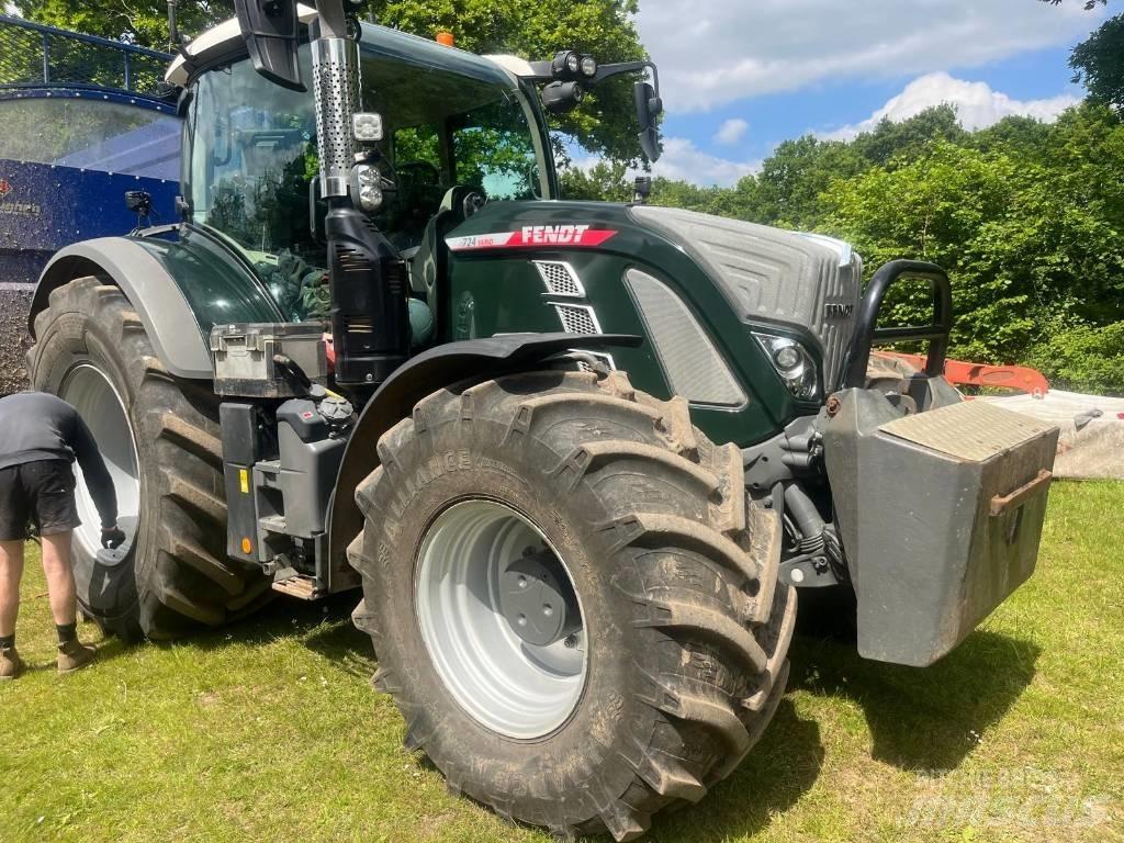 Fendt 724 Profi Plus Tractors