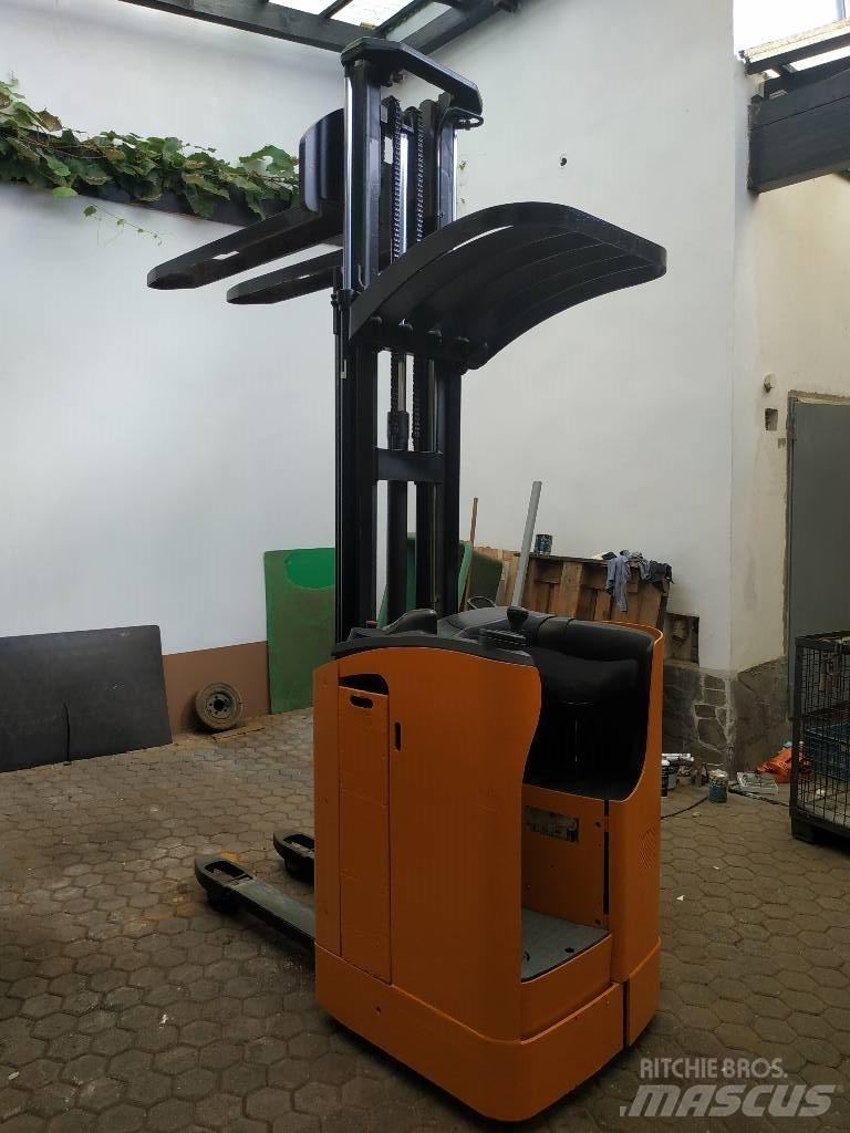 Still Aufsitzstapler Electric Forklifts