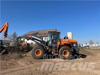 Doosan DL 220 Wheel Loaders
