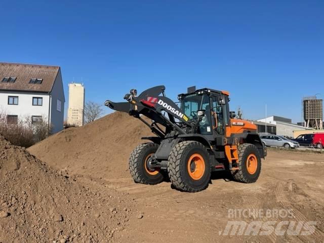 Doosan DL 220 Wheel Loaders