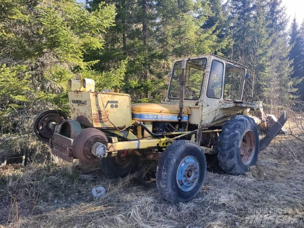 Vammas Kersantti Backhoe Loaders