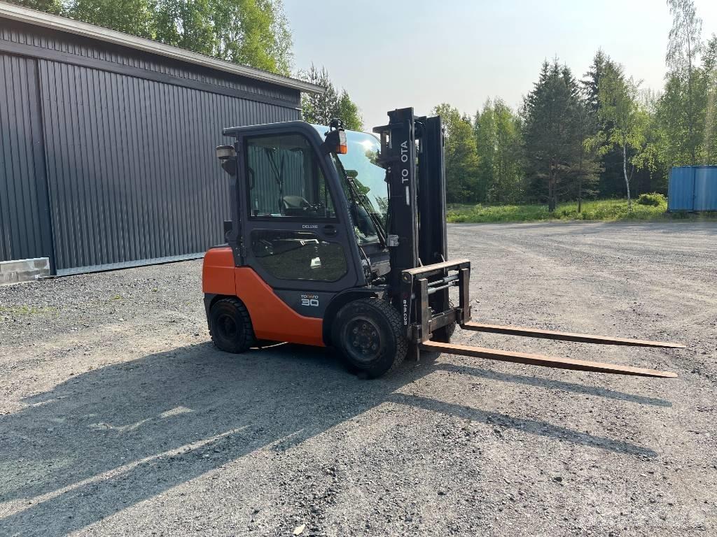 Toyota 52-8 FDF 30 Diesel Forklifts
