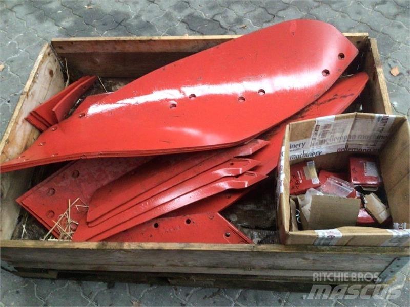  - - - 4 F. XMS950 ST Reversible ploughs