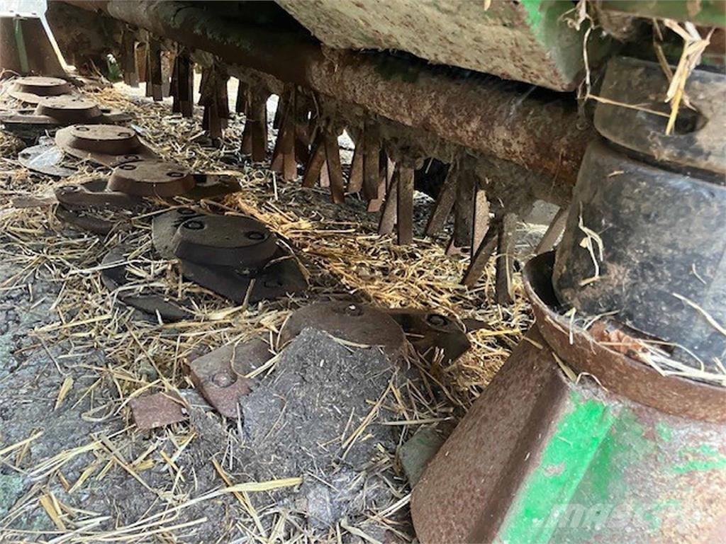 John Deere 131 Other Forage Equipment