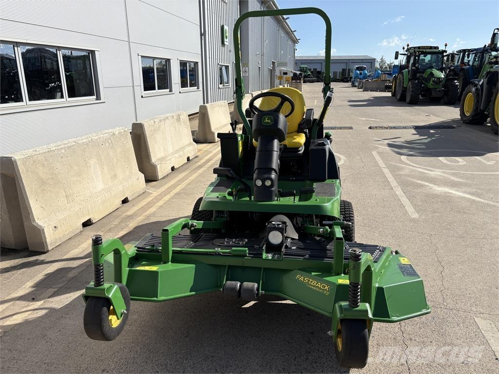 John Deere 1570 Riding mowers