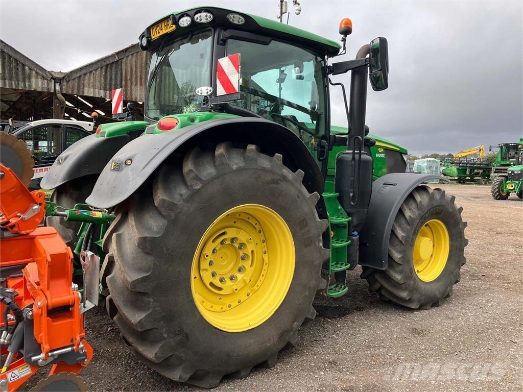 John Deere 6R 215 Tractors