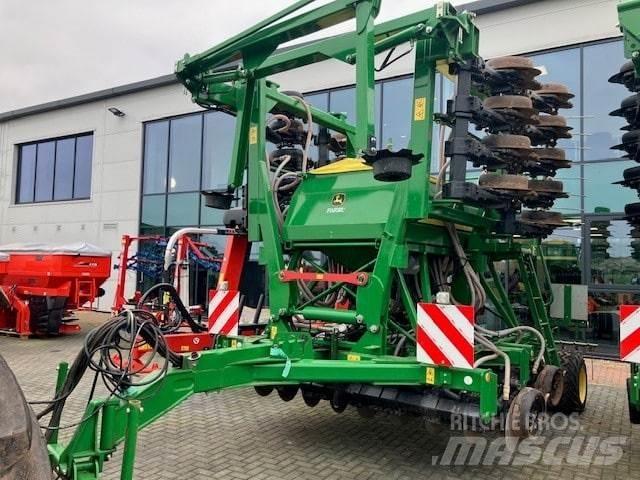 John Deere 750A Farm Drills