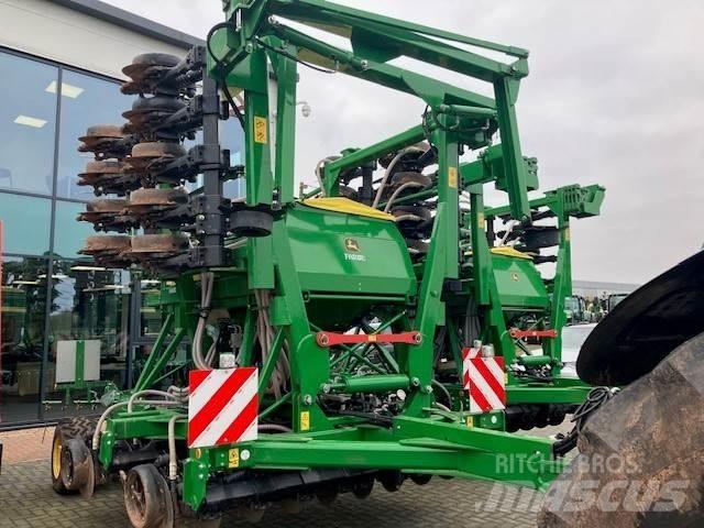 John Deere 750A Farm Drills