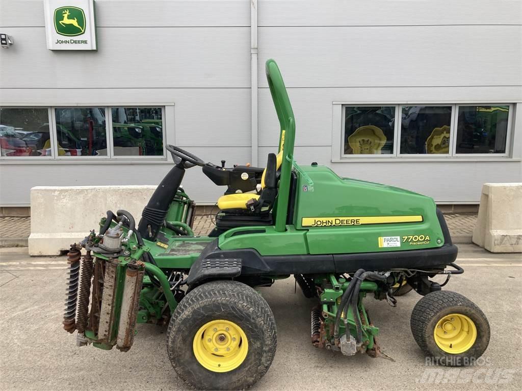 John Deere 7700A Walk-behind mowers