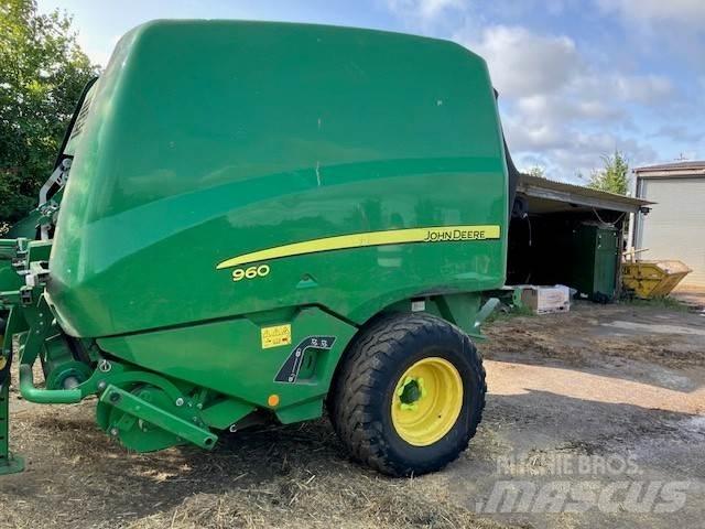 John Deere 960 Square Balers