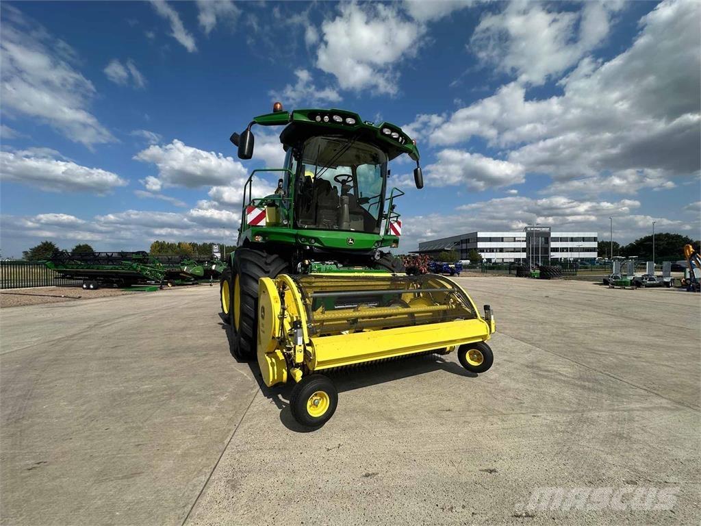 John Deere 9700i Self-propelled foragers