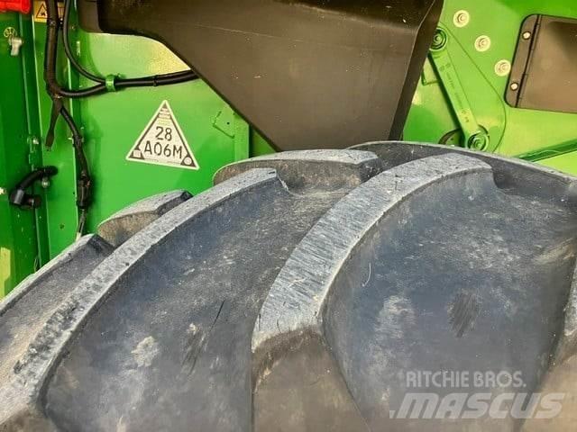 John Deere S690 TM Combine Harvesters