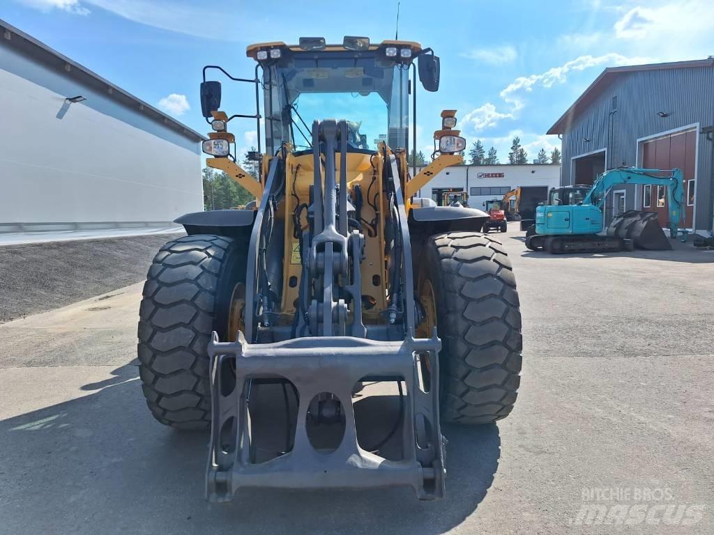 Volvo L90H Wheel Loaders
