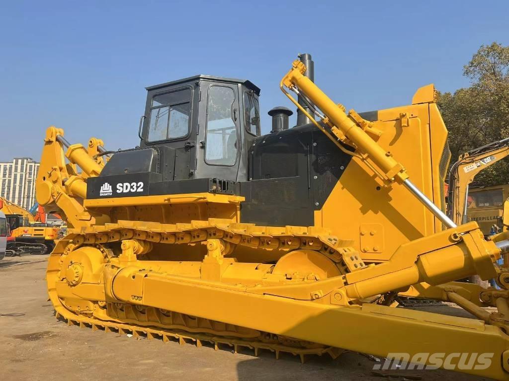 Shantui SD 32 Crawler dozers