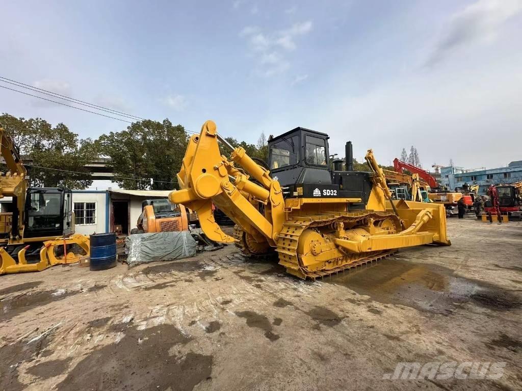 Shantui SD 32 Crawler dozers