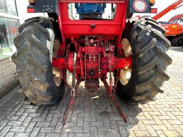 International 1255 A Tractors