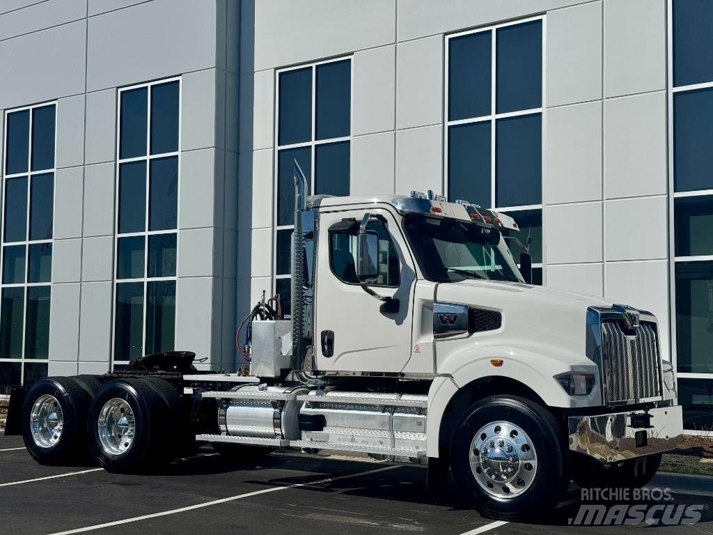 Western Star 49X Conventional Trucks / Tractor Trucks