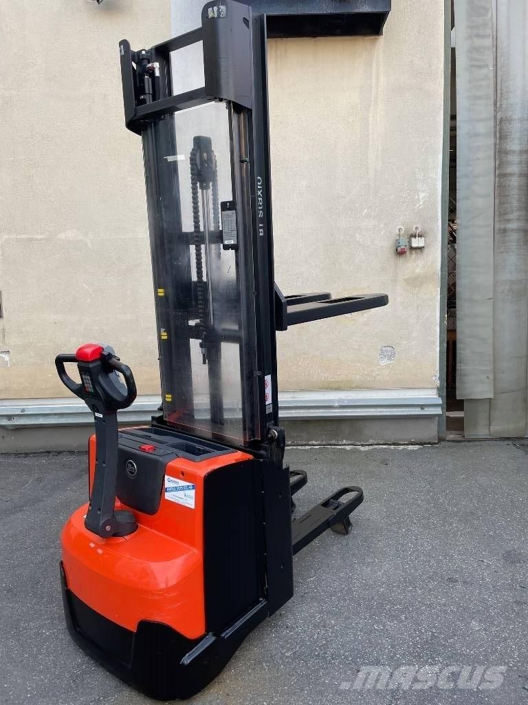 BT Staxio SWE120L Pedestrian stacker