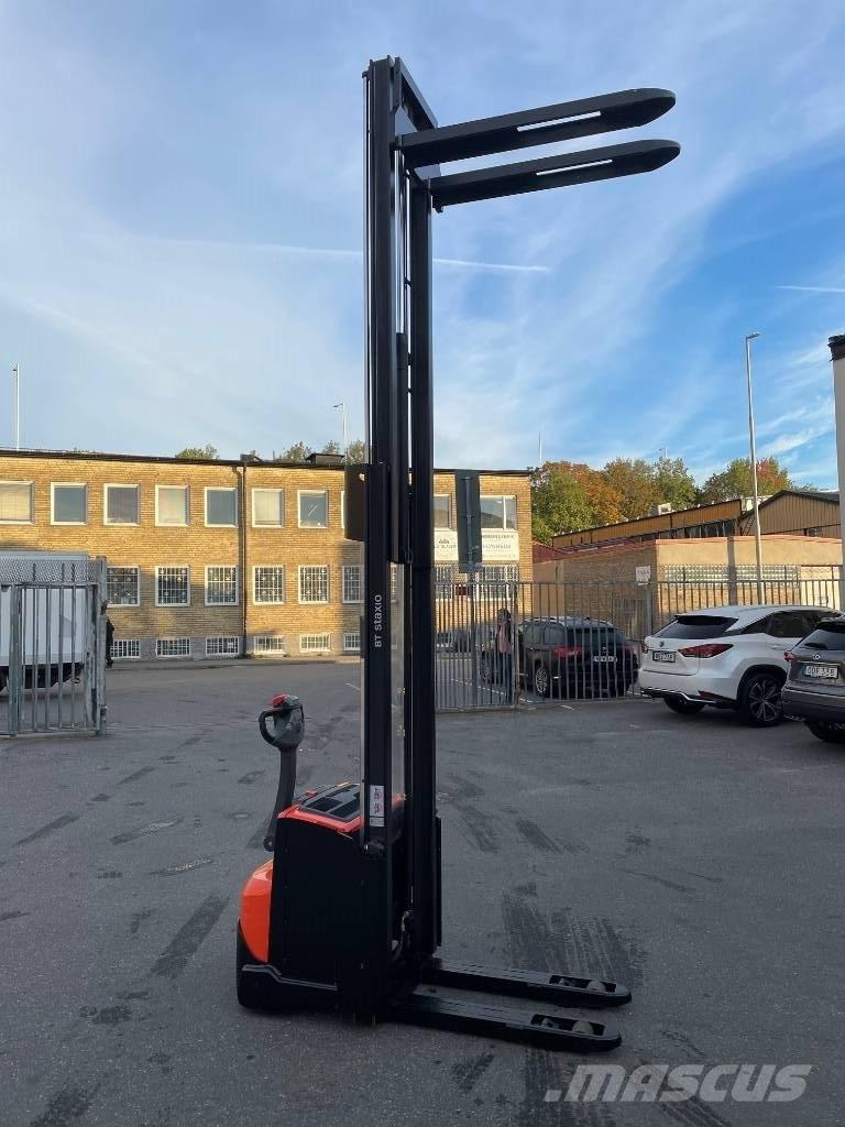 BT Staxio SWE120L Pedestrian stacker