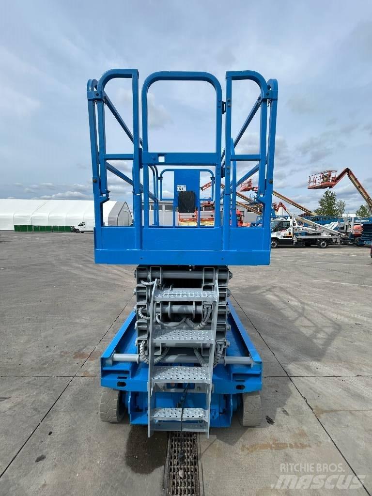 Genie GS 4047 Scissor Lifts